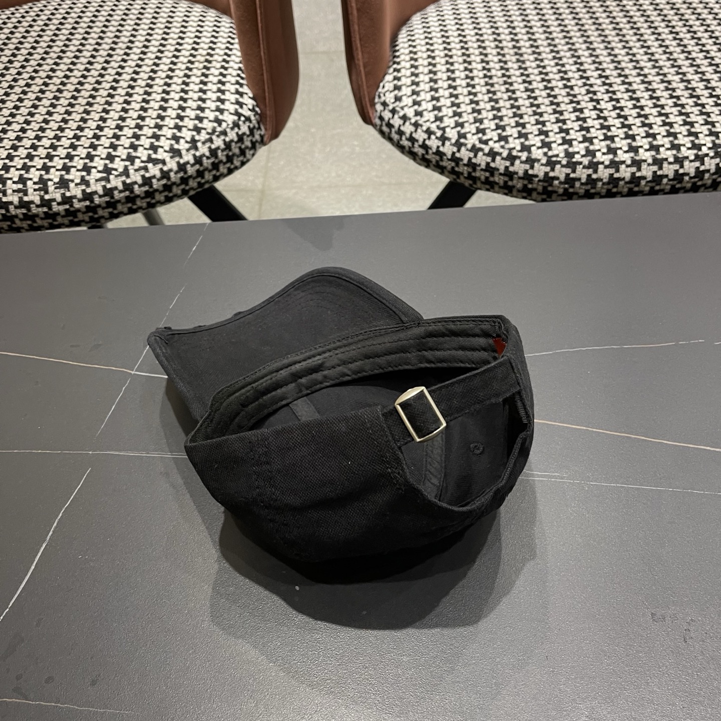 HERMÈS (爱马仕)最新款棒球帽 做工细致，时尚帅气质量超赞！