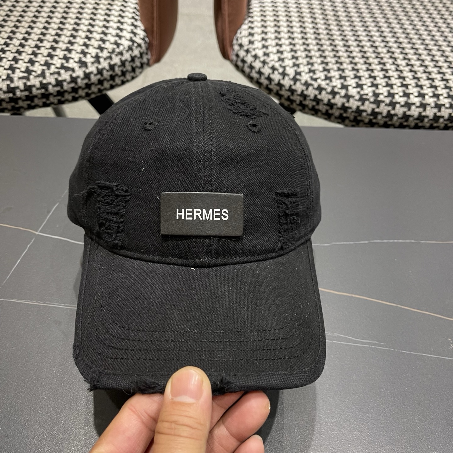 HERMÈS (爱马仕)最新款棒球帽 做工细致，时尚帅气质量超赞！