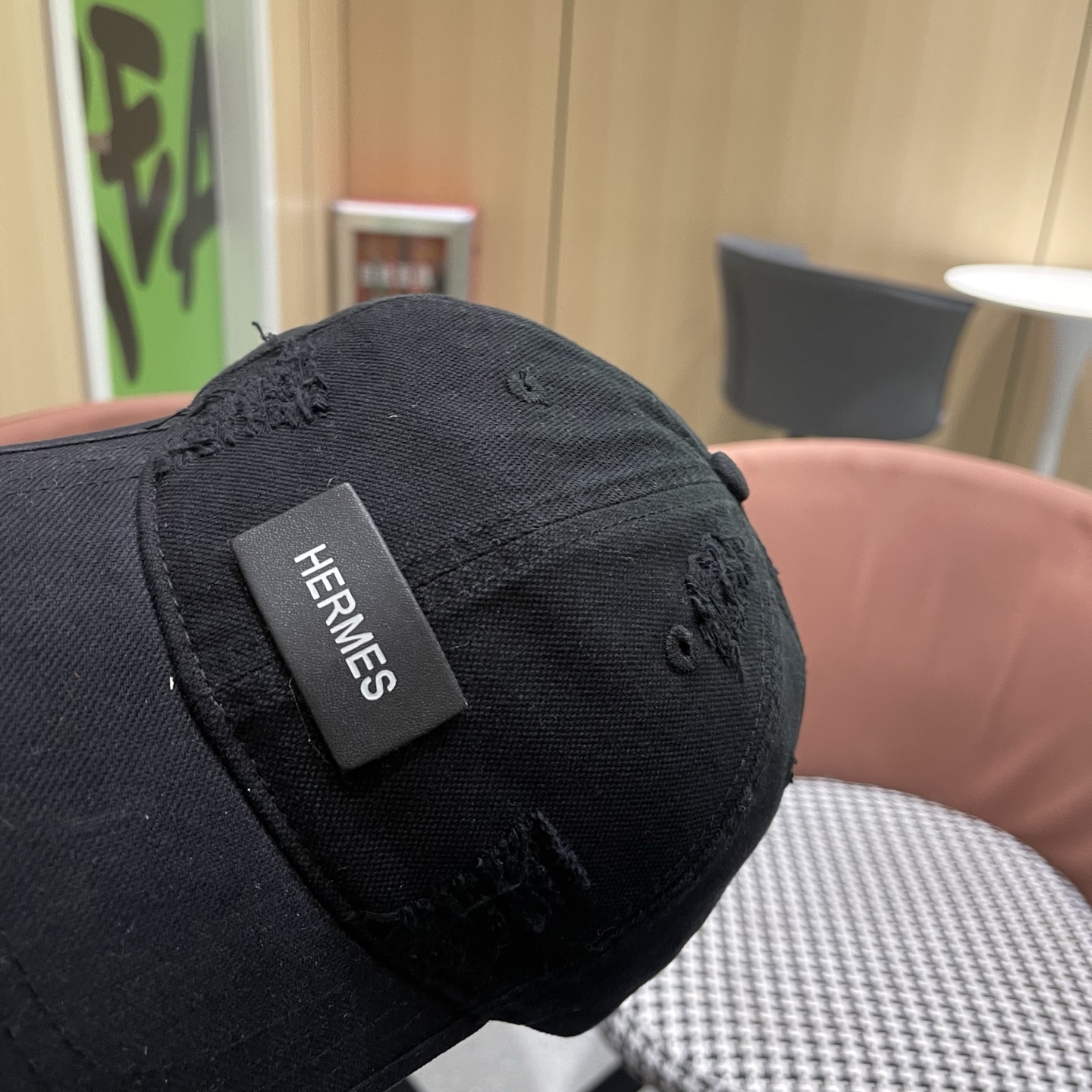 HERMÈS (爱马仕)最新款棒球帽 做工细致，时尚帅气质量超赞！