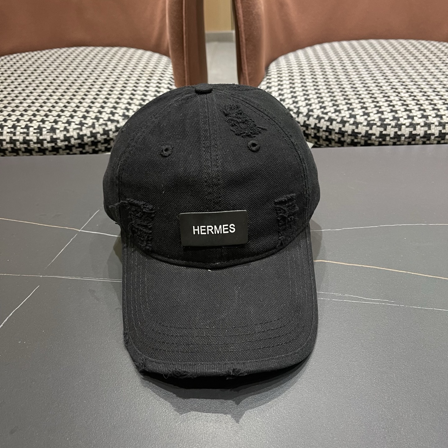 HERMÈS (爱马仕)最新款棒球帽 做工细致，时尚帅气质量超赞！