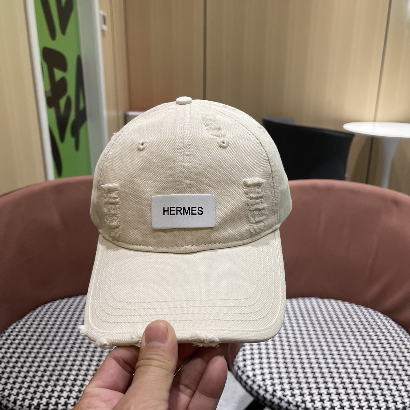 HERMÈS (爱马仕)最新款棒球帽 做工细致，时尚帅气质量超赞！