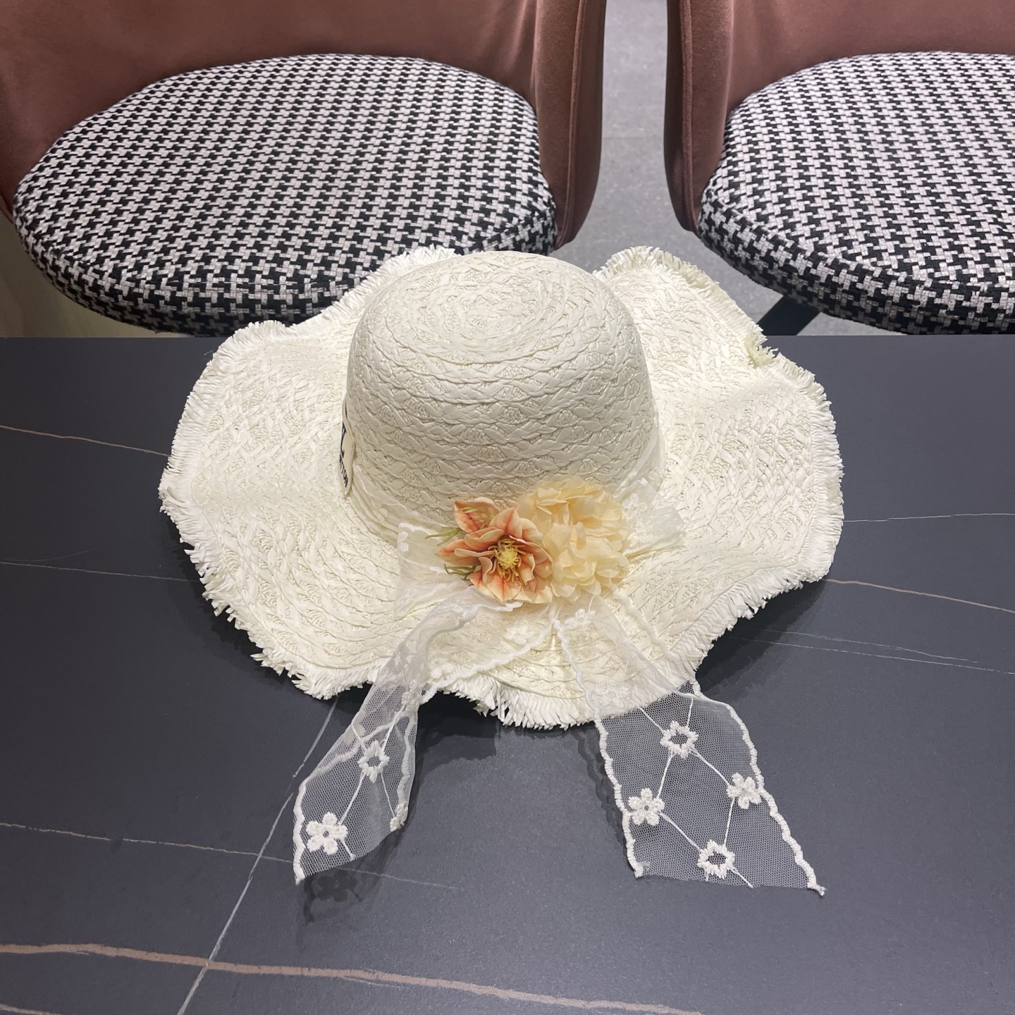 LV路易威登法式花朵蕾丝飘带草帽女夏季海边大帽檐遮阳防晒帽大头围太阳帽子