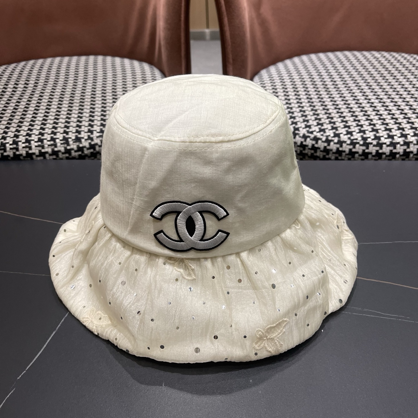 Chanel hat ChanelCHANEL