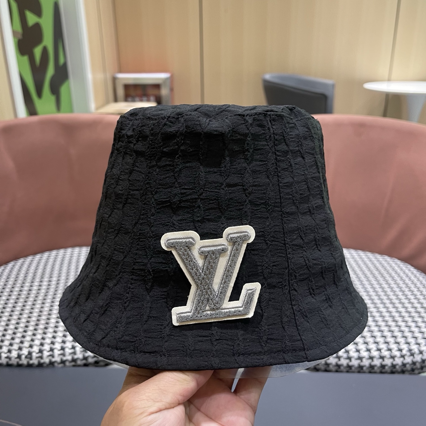Louis Vuitton hat LVLouis Vuitton 2026New — photo 9