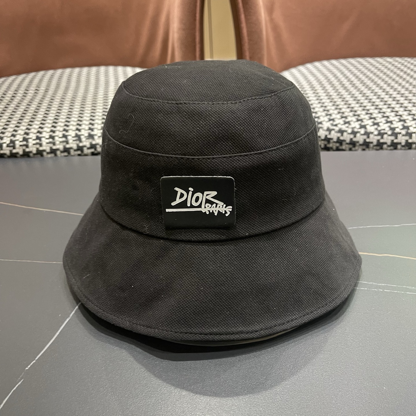 👒迪奥Dior渔夫帽，防晒指数超高，特别显脸小，有型不软塌，可随意折叠，携带方便🤗