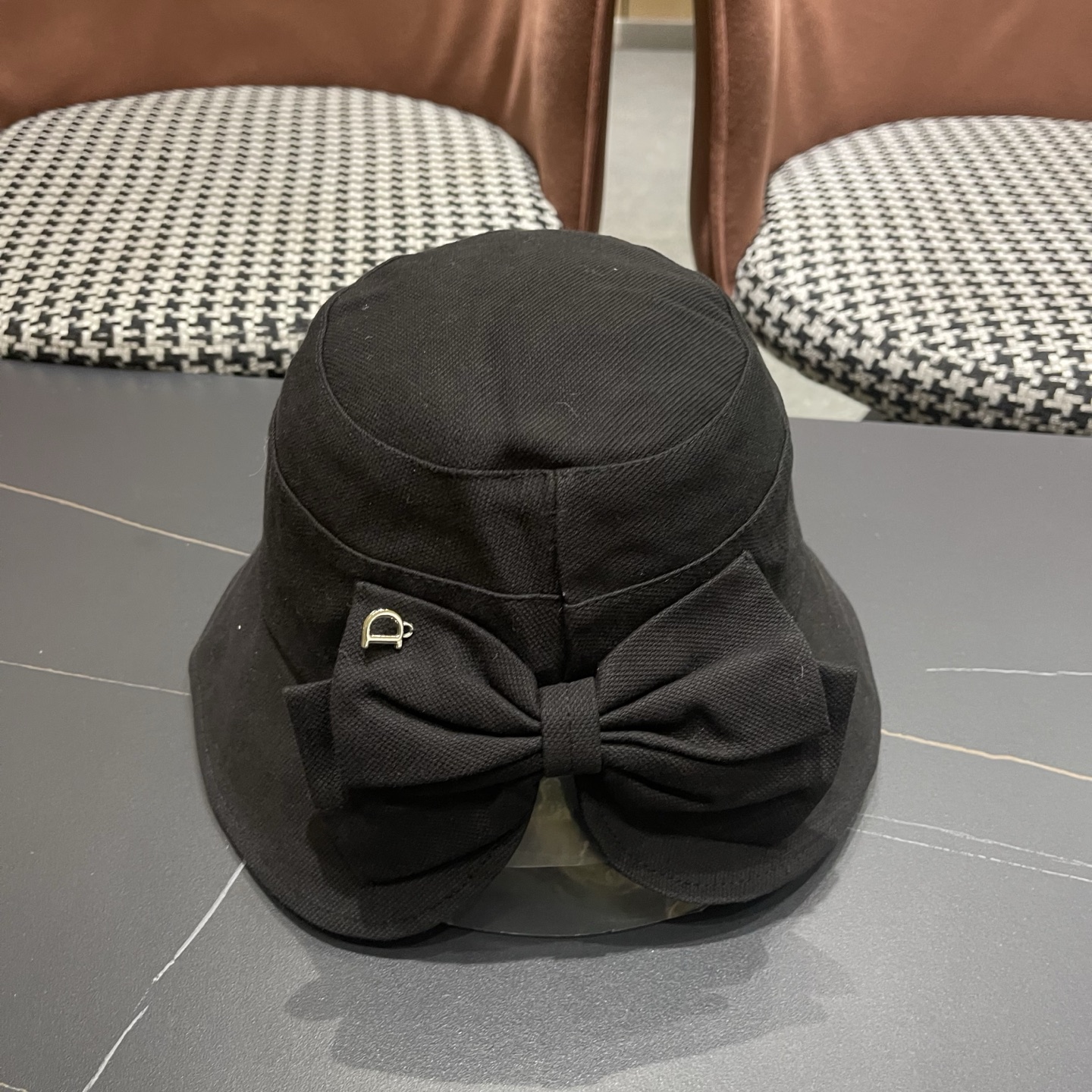 👒迪奥Dior渔夫帽，防晒指数超高，特别显脸小，有型不软塌，可随意折叠，携带方便🤗