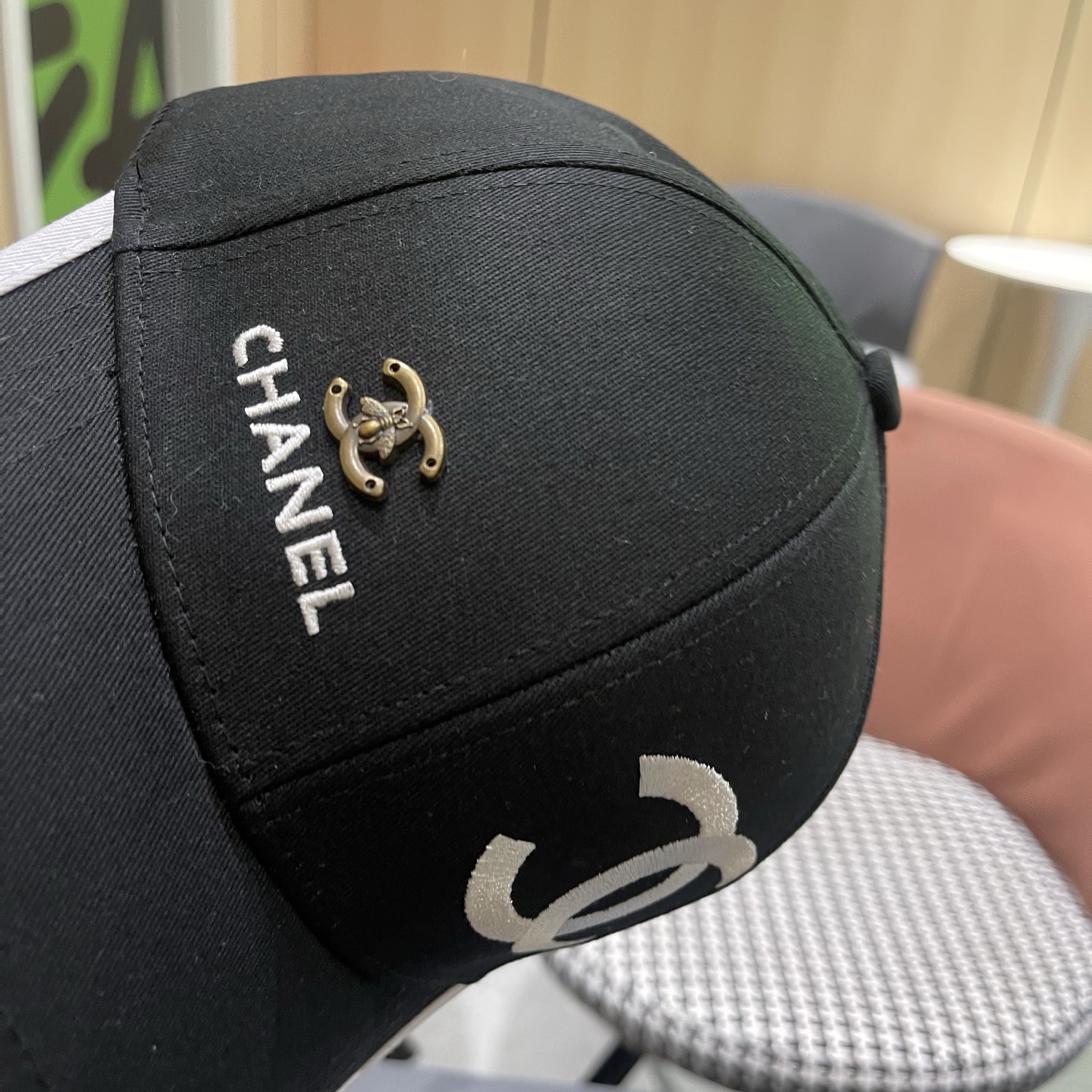 香奈儿CHANEL，官网小香爆款棒球帽小红书新品发布，太🉑️了，时尚休闲，轻奢风格设计，经典色系，男女同