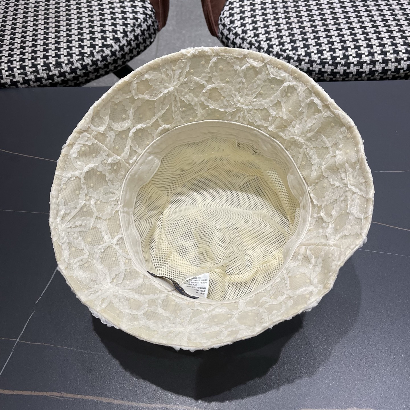 LV路易威登 帽子女夏天遮阳平顶薄款蕾丝盆帽潮日系百搭可折叠气质复古渔夫帽