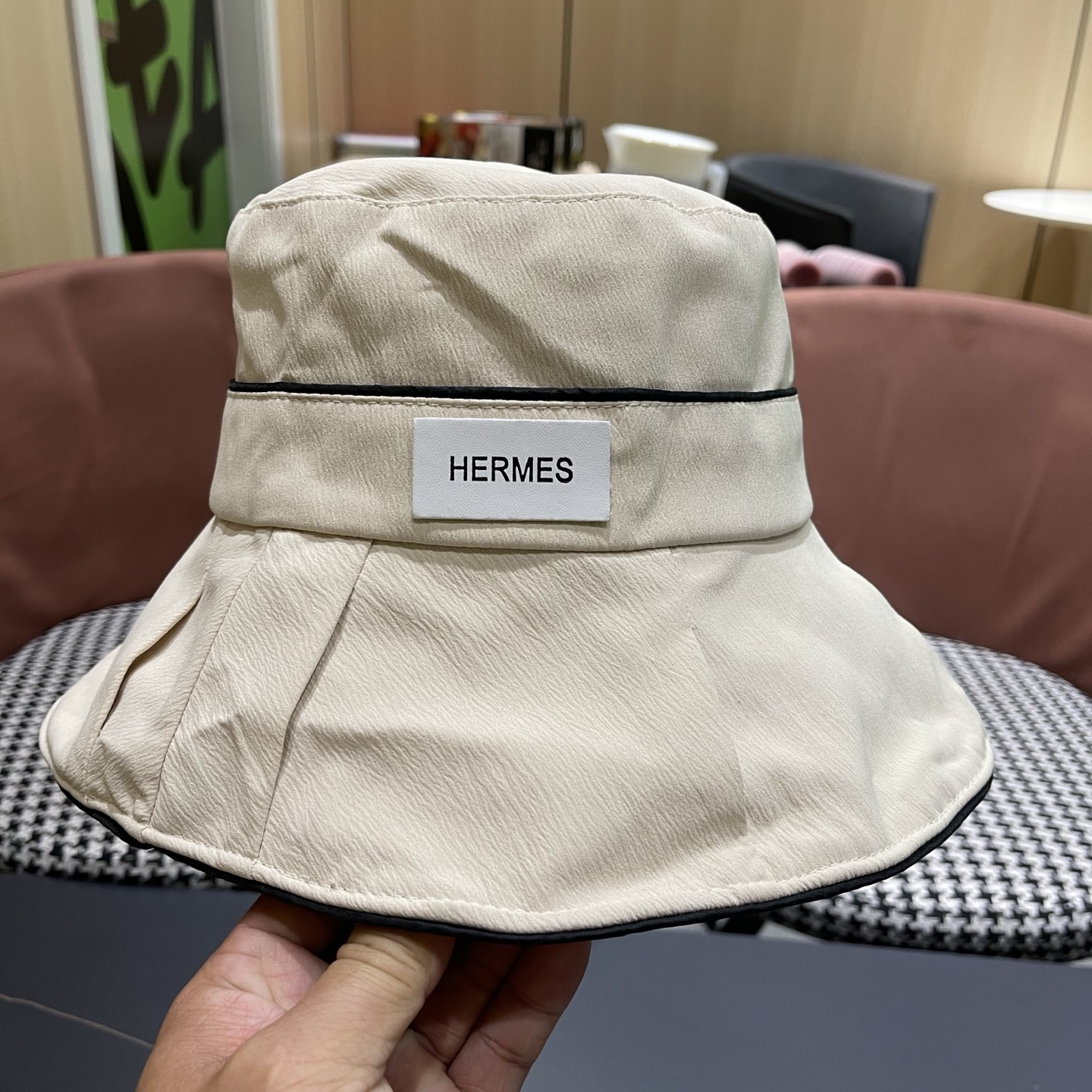 HERMES爱马仕韩版夏季新款帽子女百渔夫帽黑胶防晒遮阳帽折叠太阳帽潮