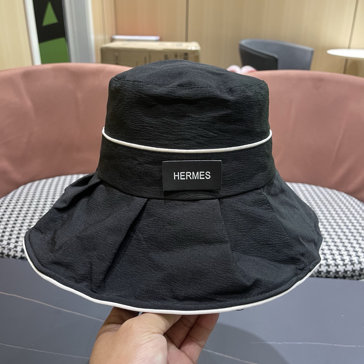 HERMES爱马仕韩版夏季新款帽子女百渔夫帽黑胶防晒遮阳帽折叠太阳帽潮