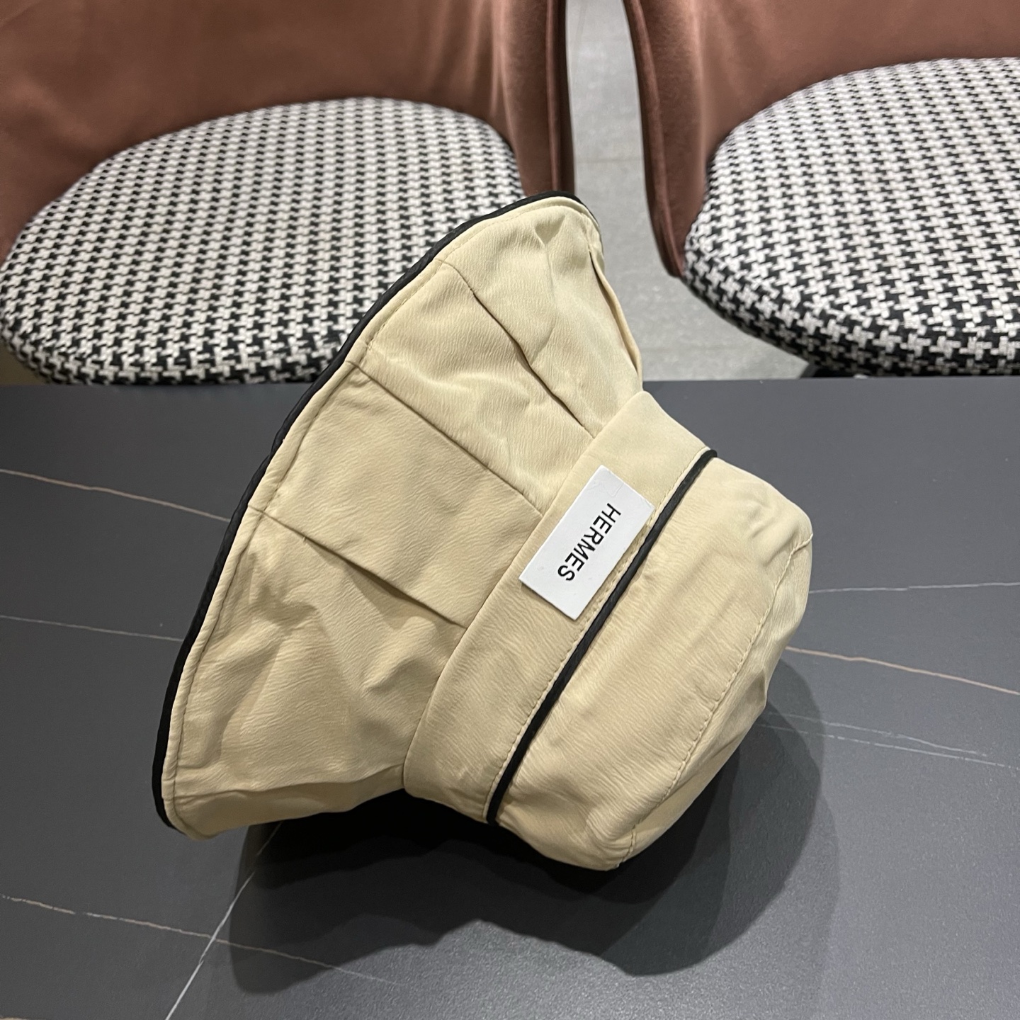 HERMES爱马仕韩版夏季新款帽子女百渔夫帽黑胶防晒遮阳帽折叠太阳帽潮