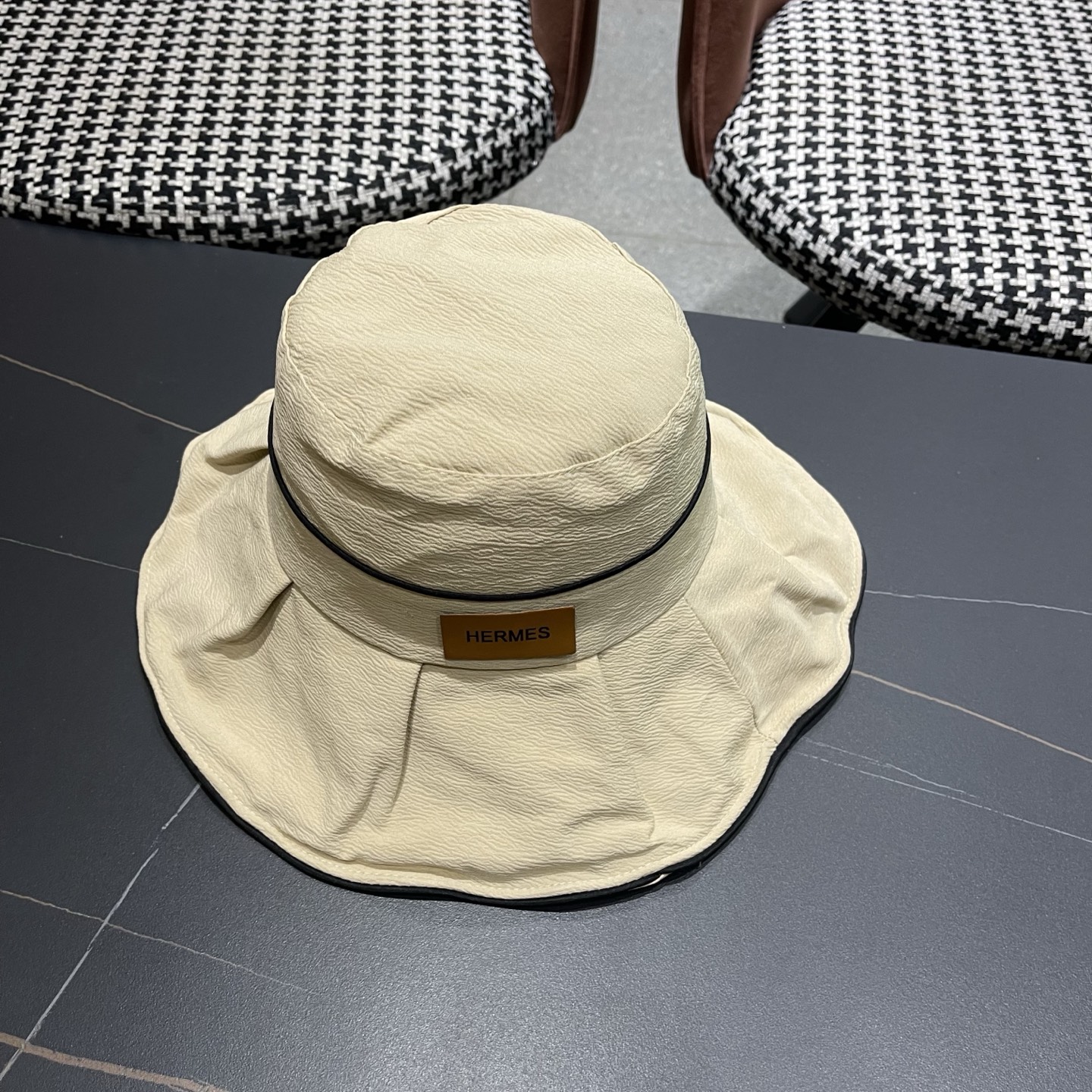 HERMES爱马仕韩版夏季新款帽子女百渔夫帽黑胶防晒遮阳帽折叠太阳帽潮