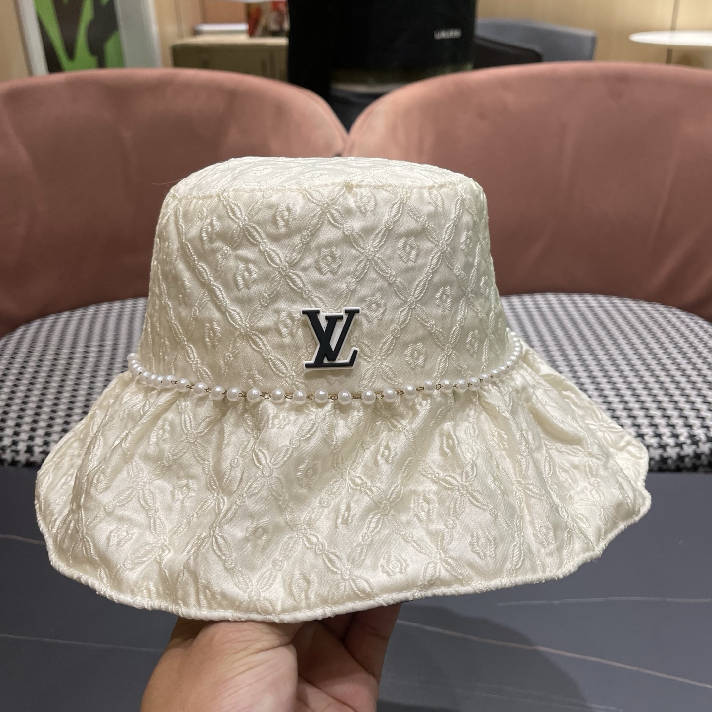 LV路易威登 高端春夏气质潮女百搭珍珠链条防晒遮阳帽子盆帽渔夫帽显脸小