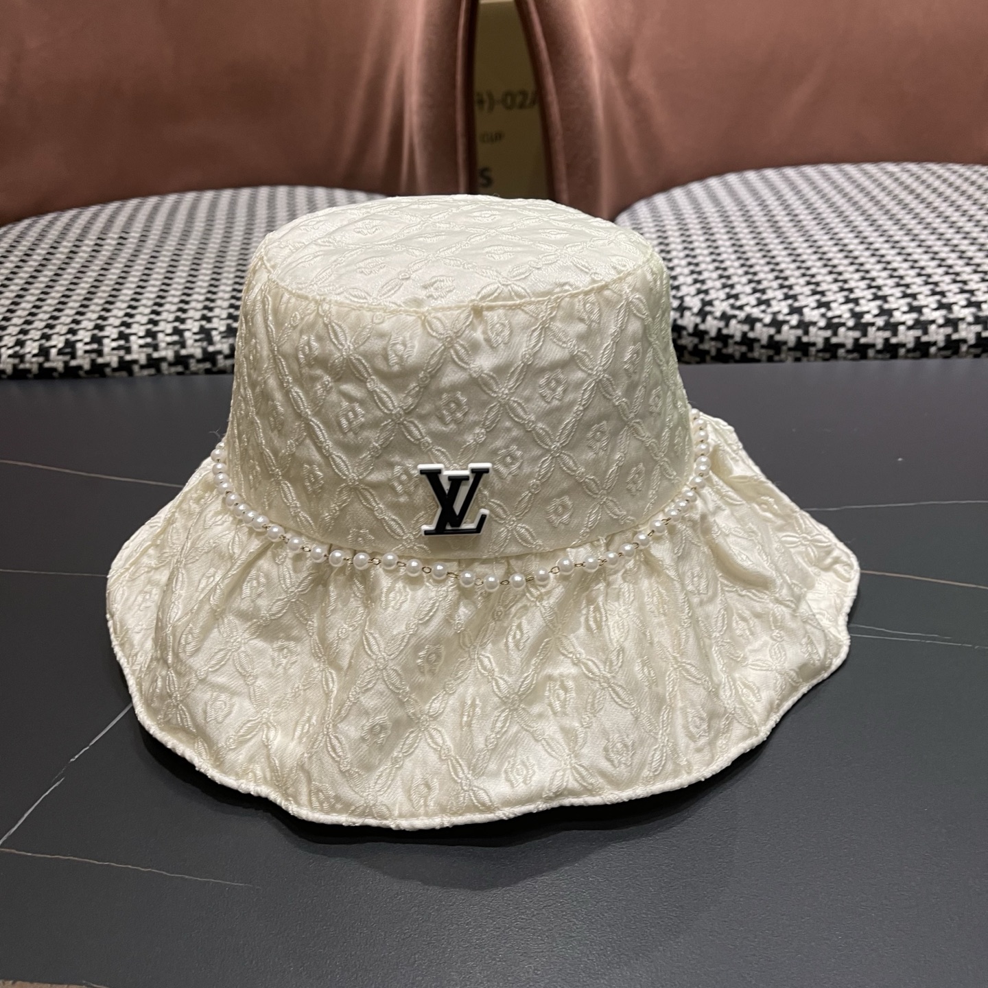 LV路易威登 高端春夏气质潮女百搭珍珠链条防晒遮阳帽子盆帽渔夫帽显脸小