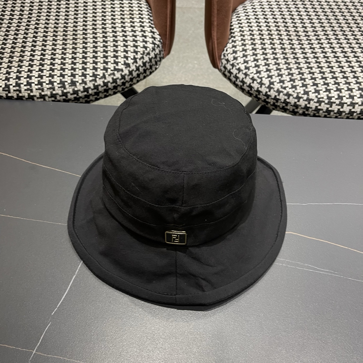 芬迪FENDI 沙滩防晒帽显脸小盆帽大头围可折叠遮阳帽
