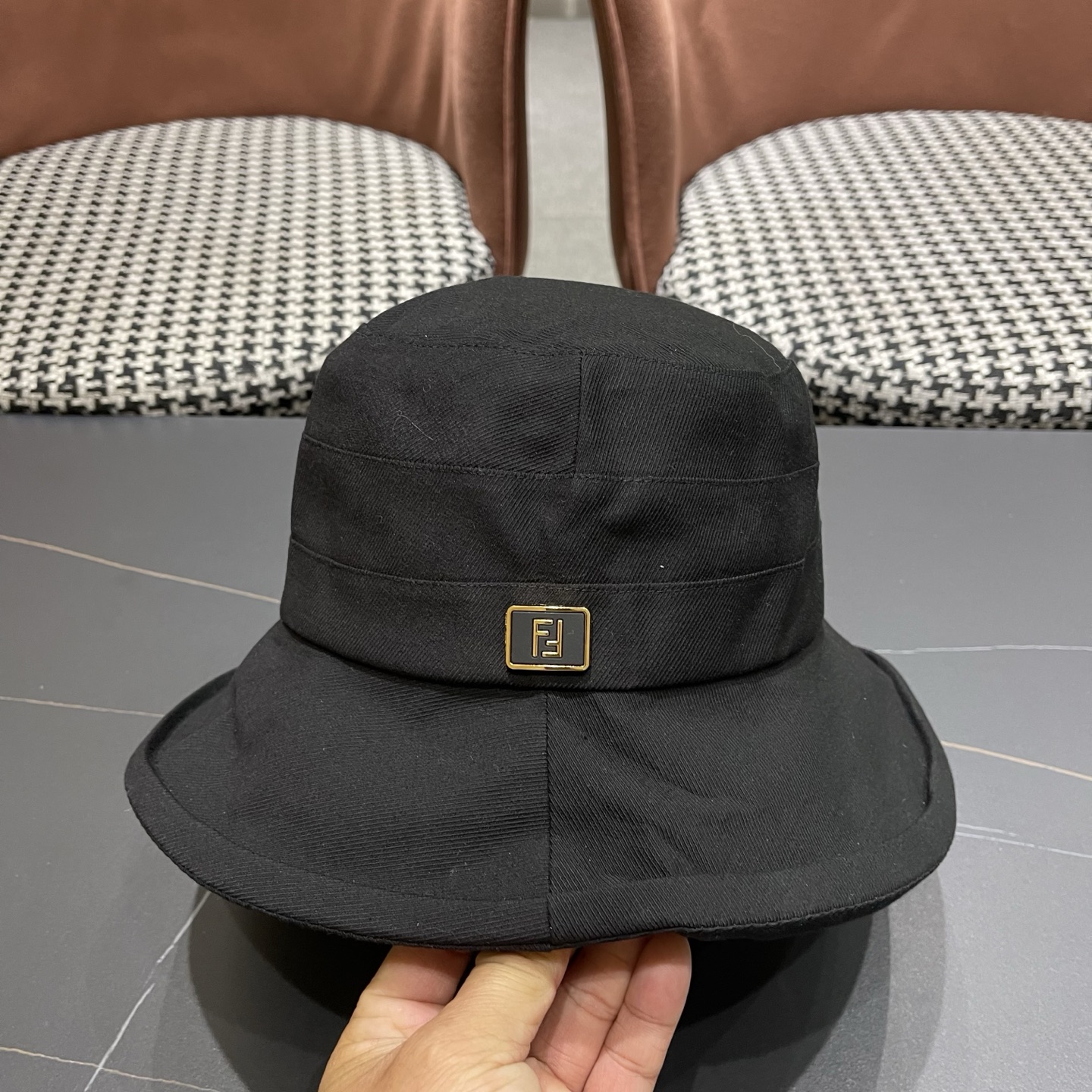 芬迪FENDI 沙滩防晒帽显脸小盆帽大头围可折叠遮阳帽