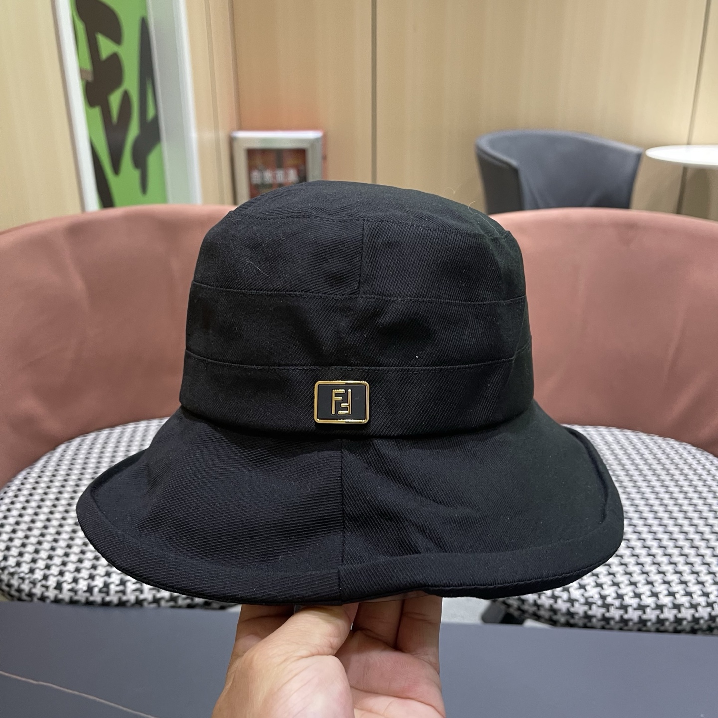 芬迪FENDI 沙滩防晒帽显脸小盆帽大头围可折叠遮阳帽
