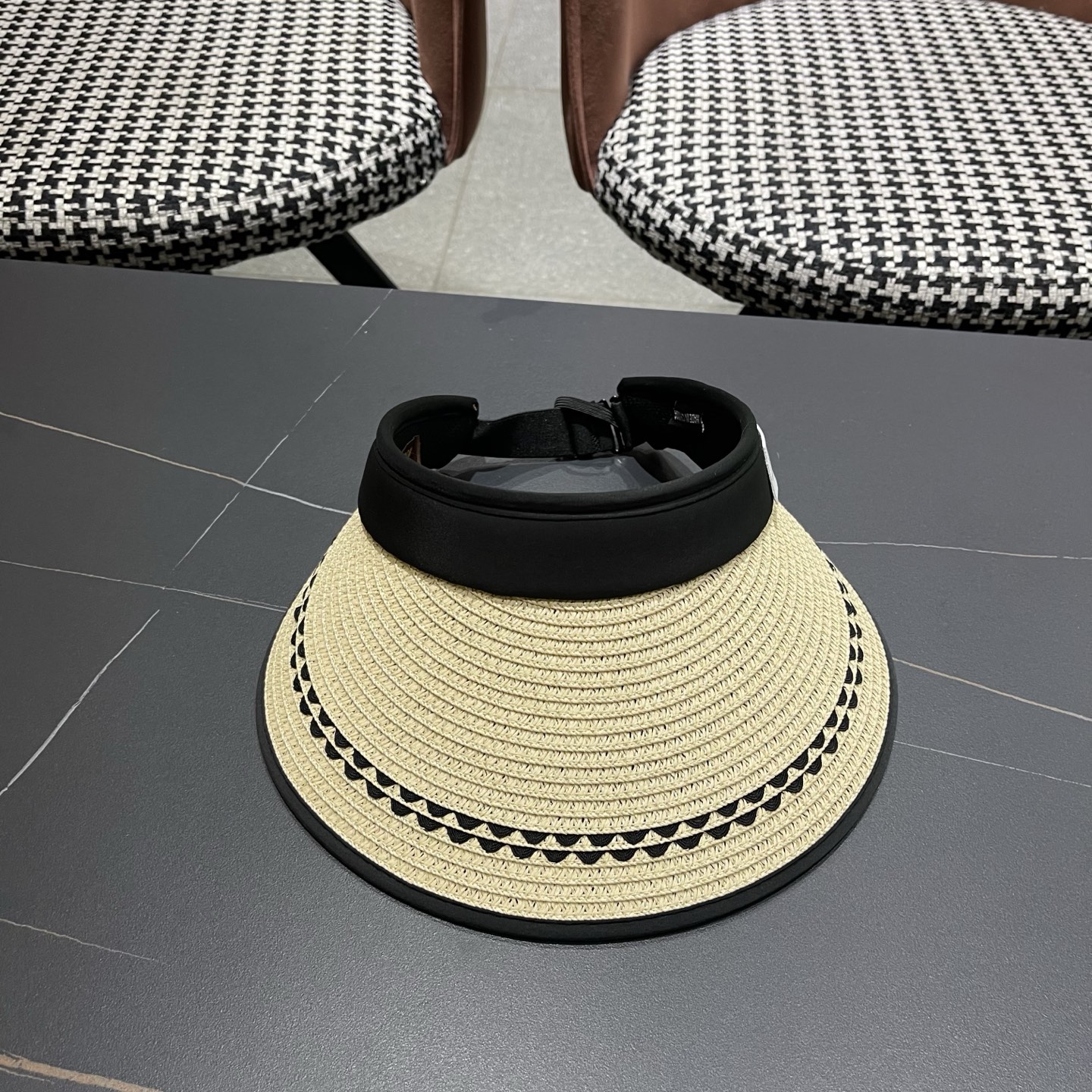 LV路易威登 空顶帽防晒草帽女士夏天时尚大帽檐遮脸防紫外线户外沙滩遮阳帽子