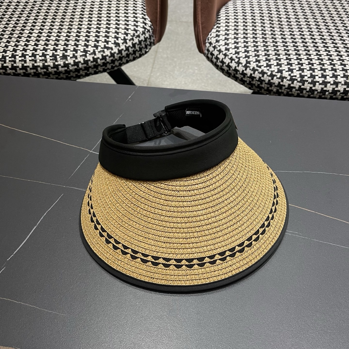 LV路易威登 空顶帽防晒草帽女士夏天时尚大帽檐遮脸防紫外线户外沙滩遮阳帽子