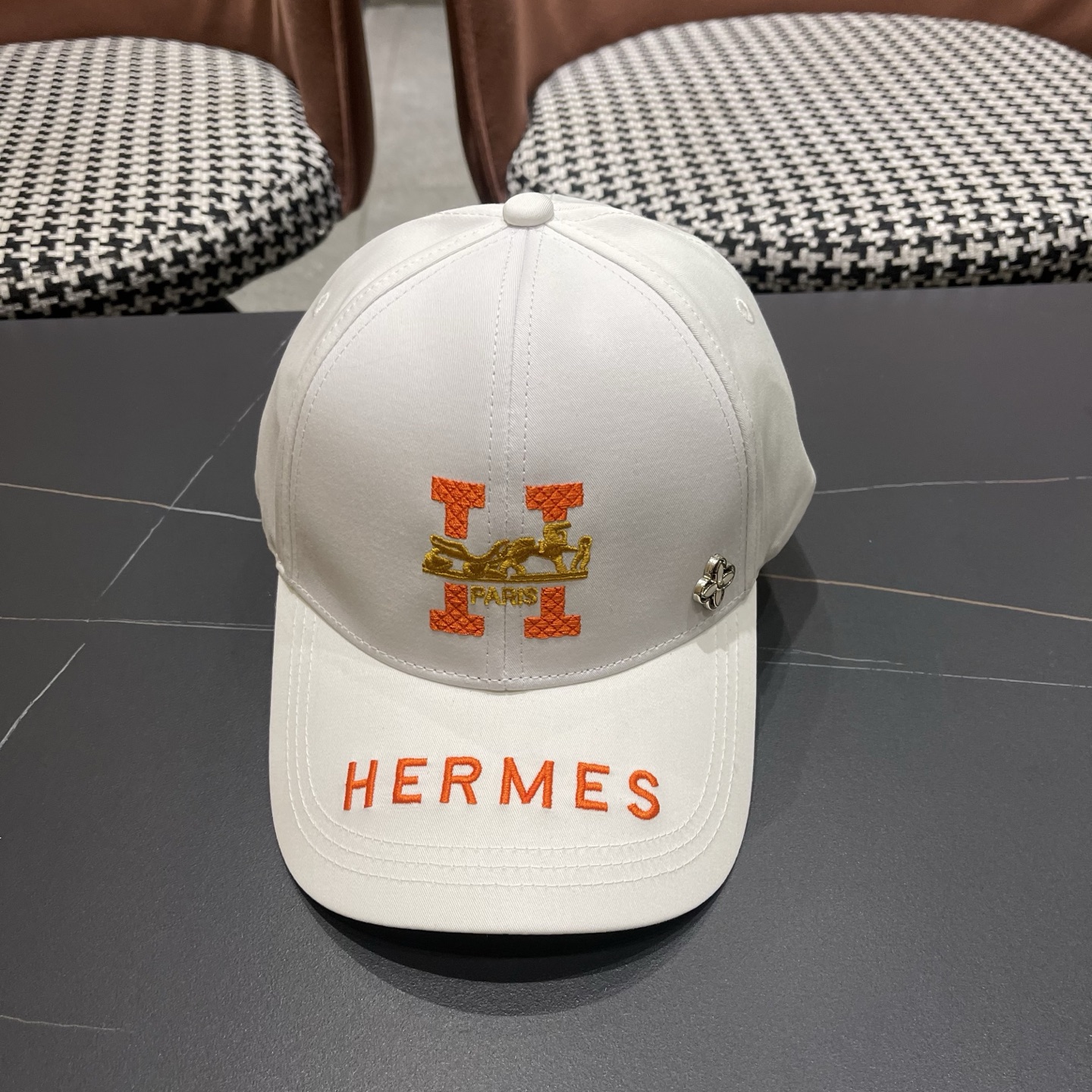 爱马仕HERMES，限量綉花棒球帽，官网原版里布，高版本懂货的来～透气舒适，防晒指数超高，气质名媛风