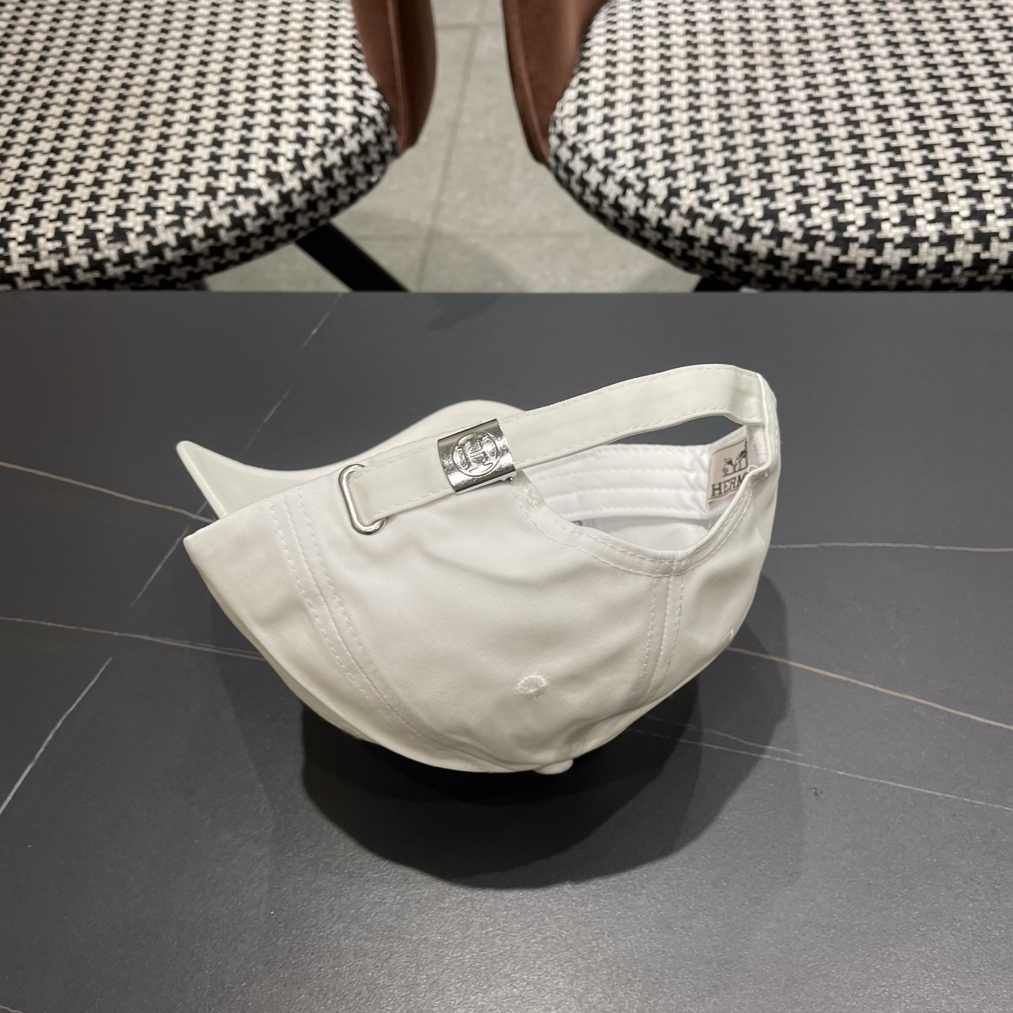 爱马仕HERMES，限量綉花棒球帽，官网原版里布，高版本懂货的来～透气舒适，防晒指数超高，气质名媛风