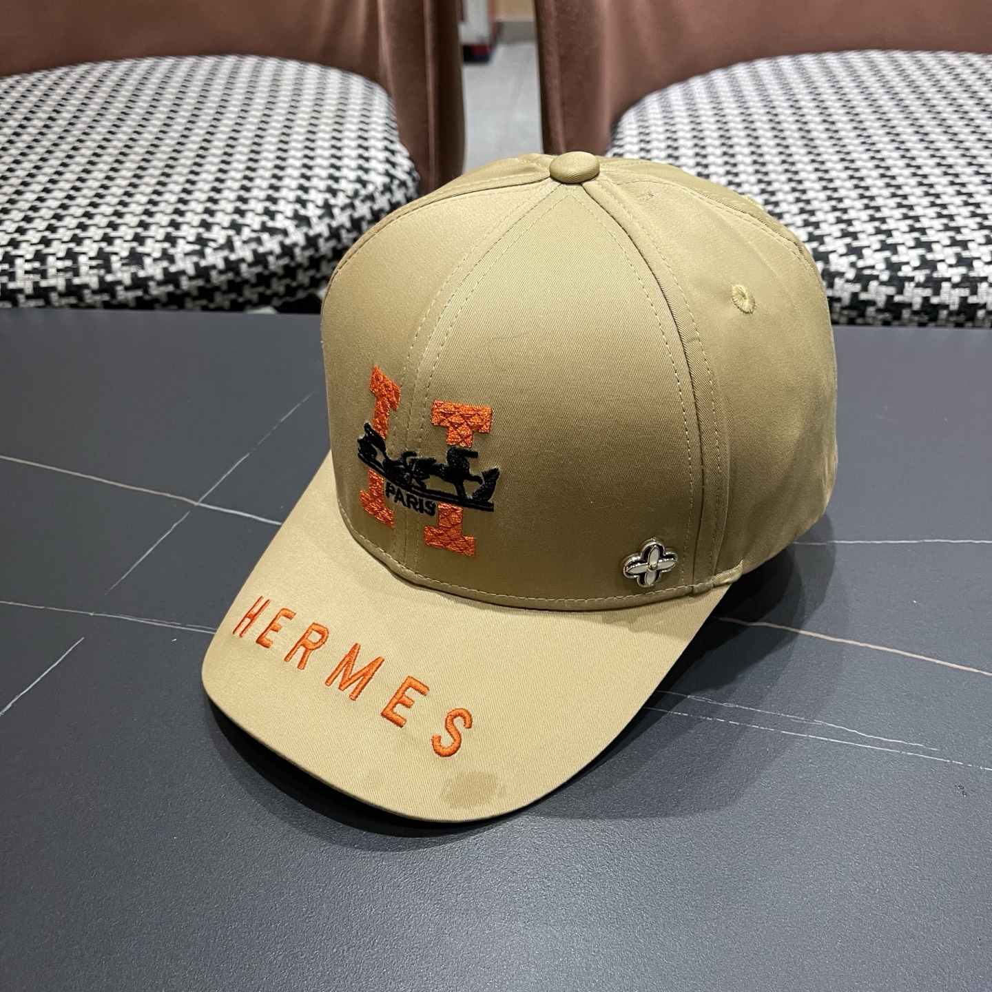 爱马仕HERMES，限量綉花棒球帽，官网原版里布，高版本懂货的来～透气舒适，防晒指数超高，气质名媛风