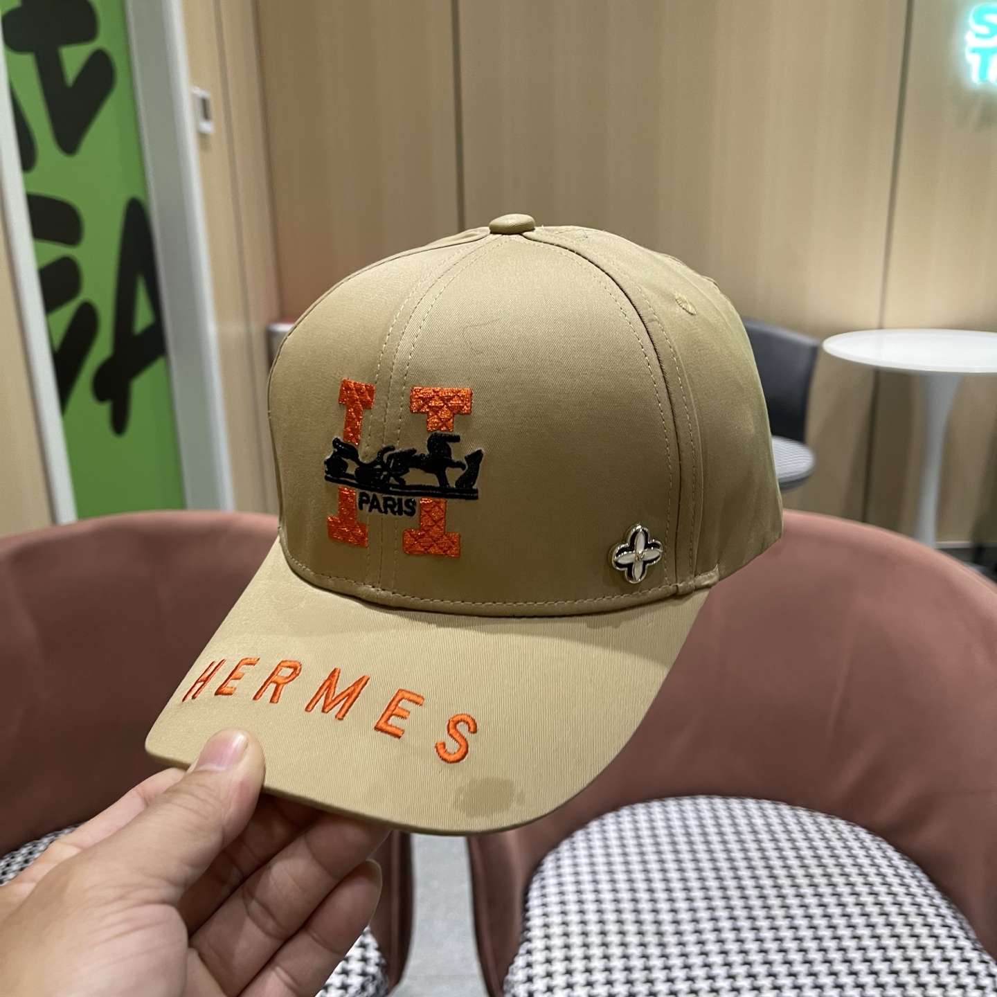 爱马仕HERMES，限量綉花棒球帽，官网原版里布，高版本懂货的来～透气舒适，防晒指数超高，气质名媛风