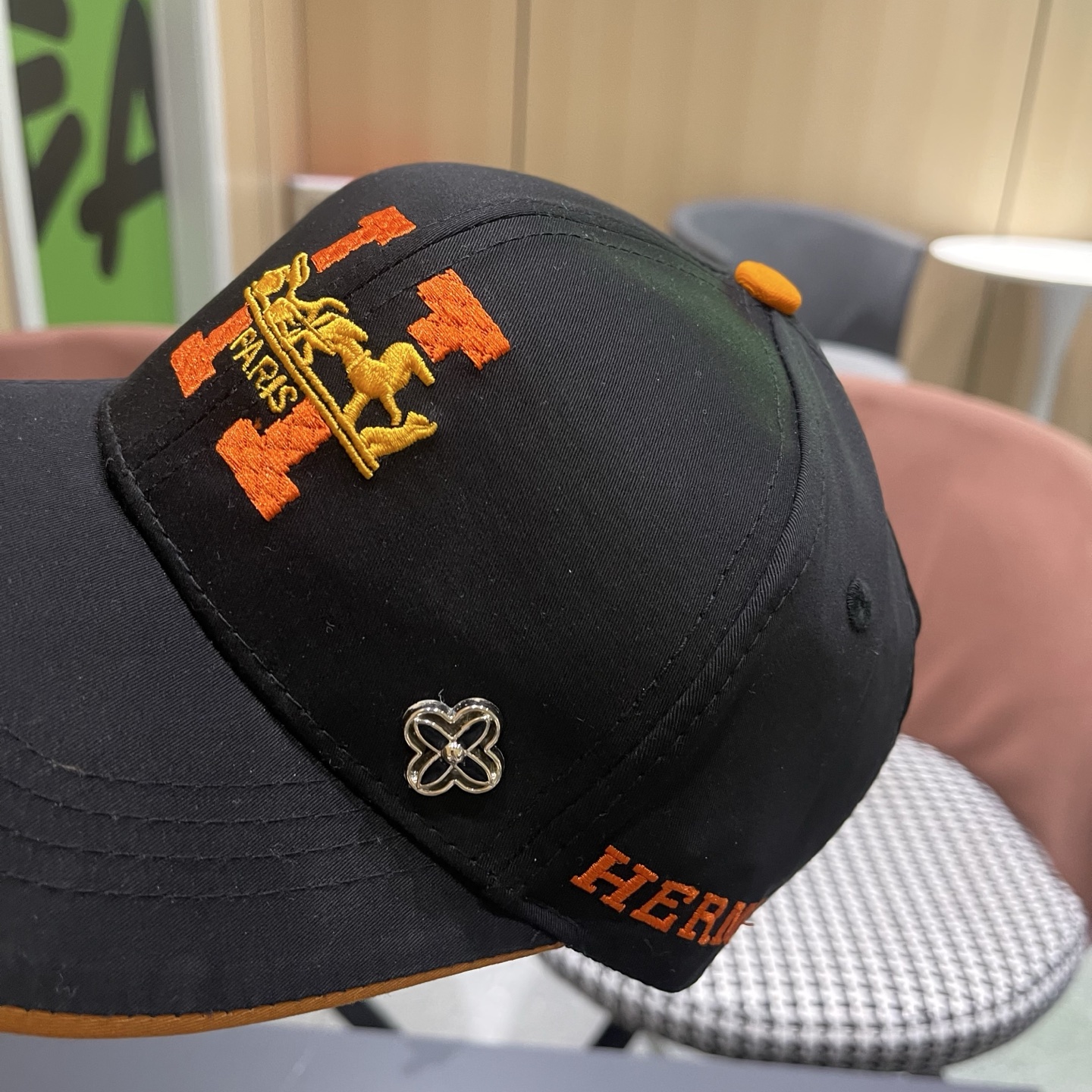 爱马仕HERMES，限量綉花棒球帽，官网原版里布，高版本懂货的来～透气舒适，防晒指数超高，气质名媛风