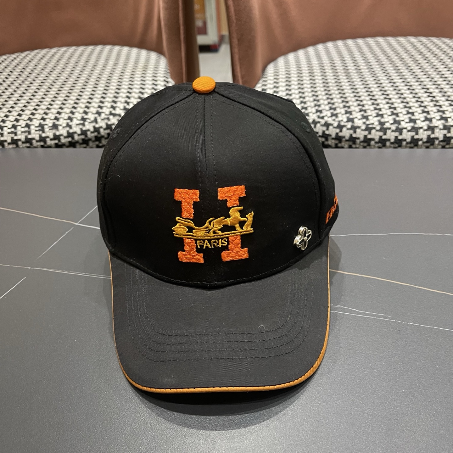 爱马仕HERMES，限量綉花棒球帽，官网原版里布，高版本懂货的来～透气舒适，防晒指数超高，气质名媛风