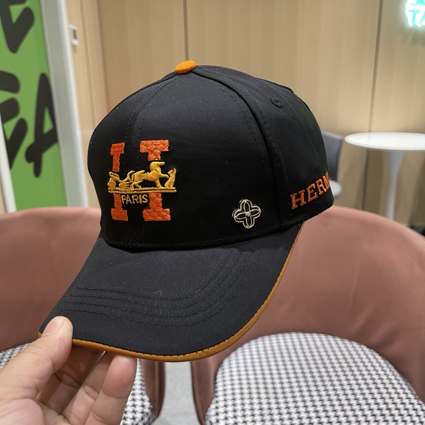 爱马仕HERMES，限量綉花棒球帽，官网原版里布，高版本懂货的来～透气舒适，防晒指数超高，气质名媛风