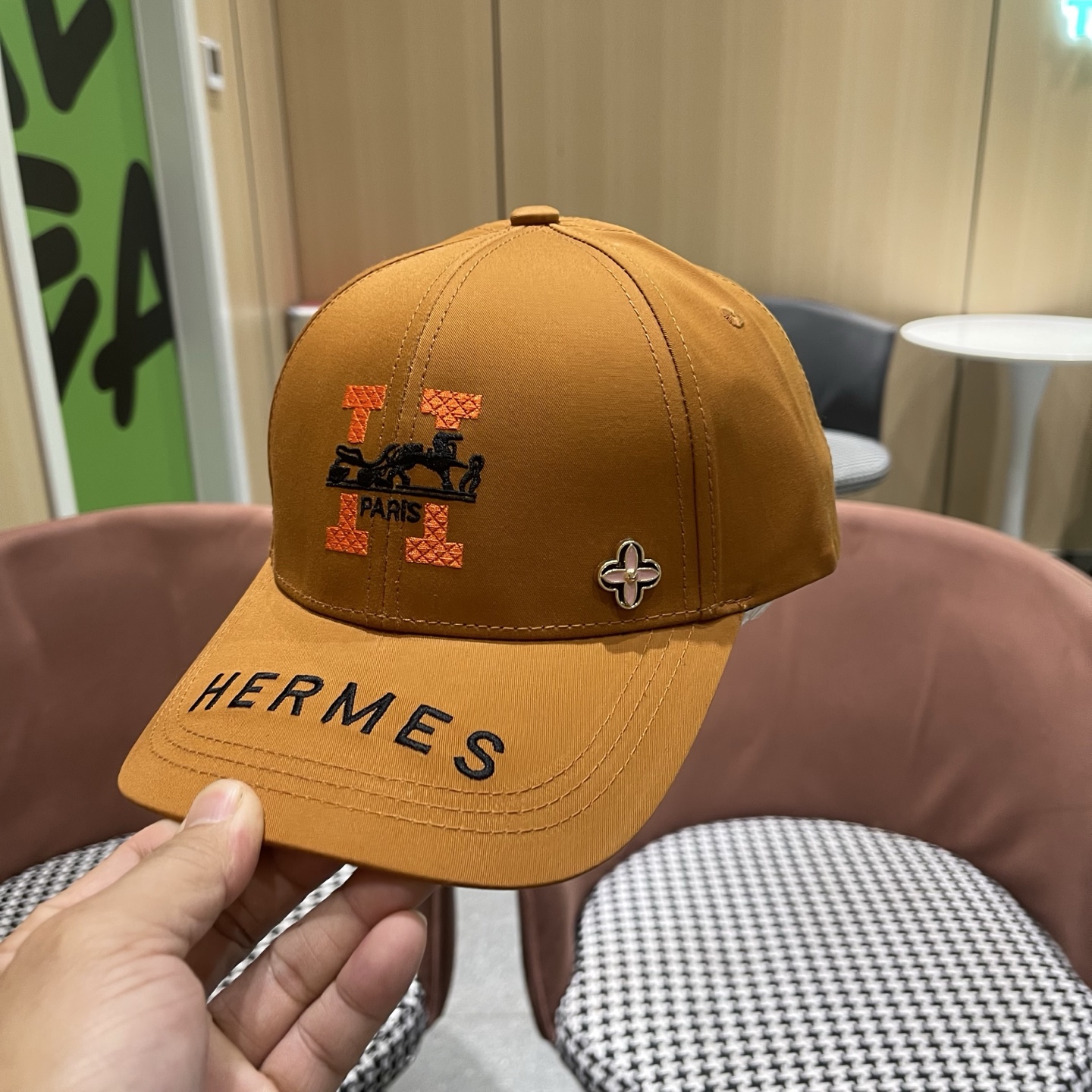 爱马仕HERMES，限量綉花棒球帽，官网原版里布，高版本懂货的来～透气舒适，防晒指数超高，气质名媛风