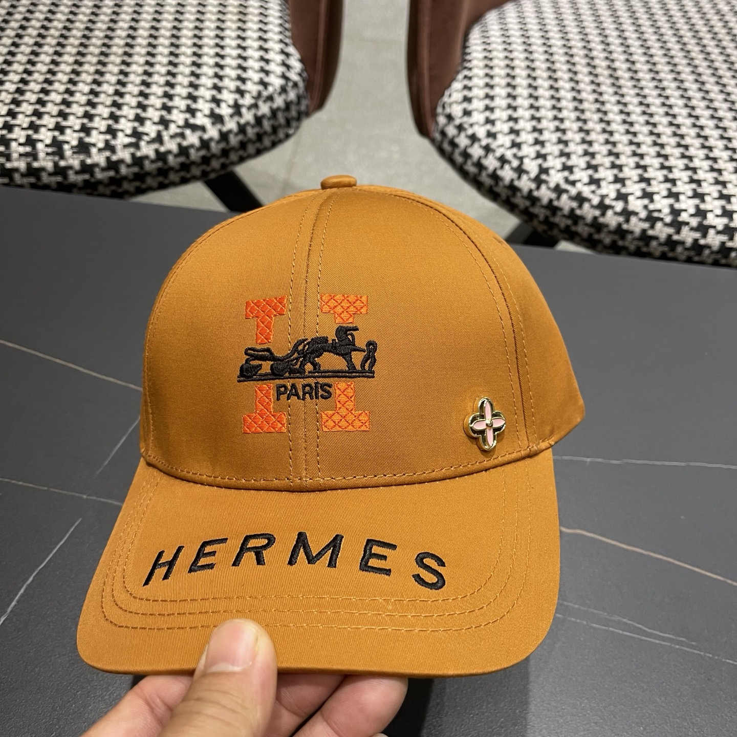 爱马仕HERMES，限量綉花棒球帽，官网原版里布，高版本懂货的来～透气舒适，防晒指数超高，气质名媛风