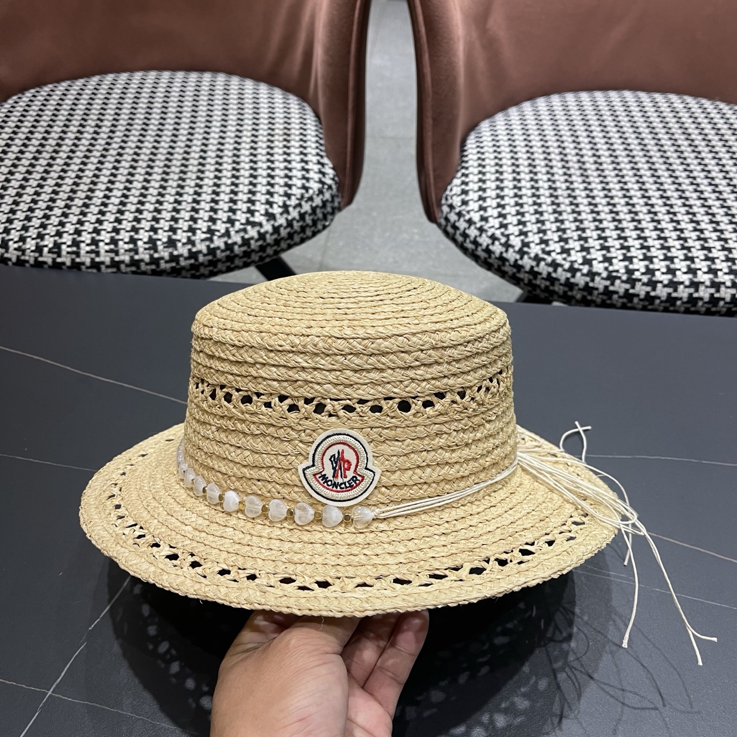 MONCLER（蒙口）镂空平顶拉菲草帽女夏季防晒遮阳帽优雅度假编织礼帽