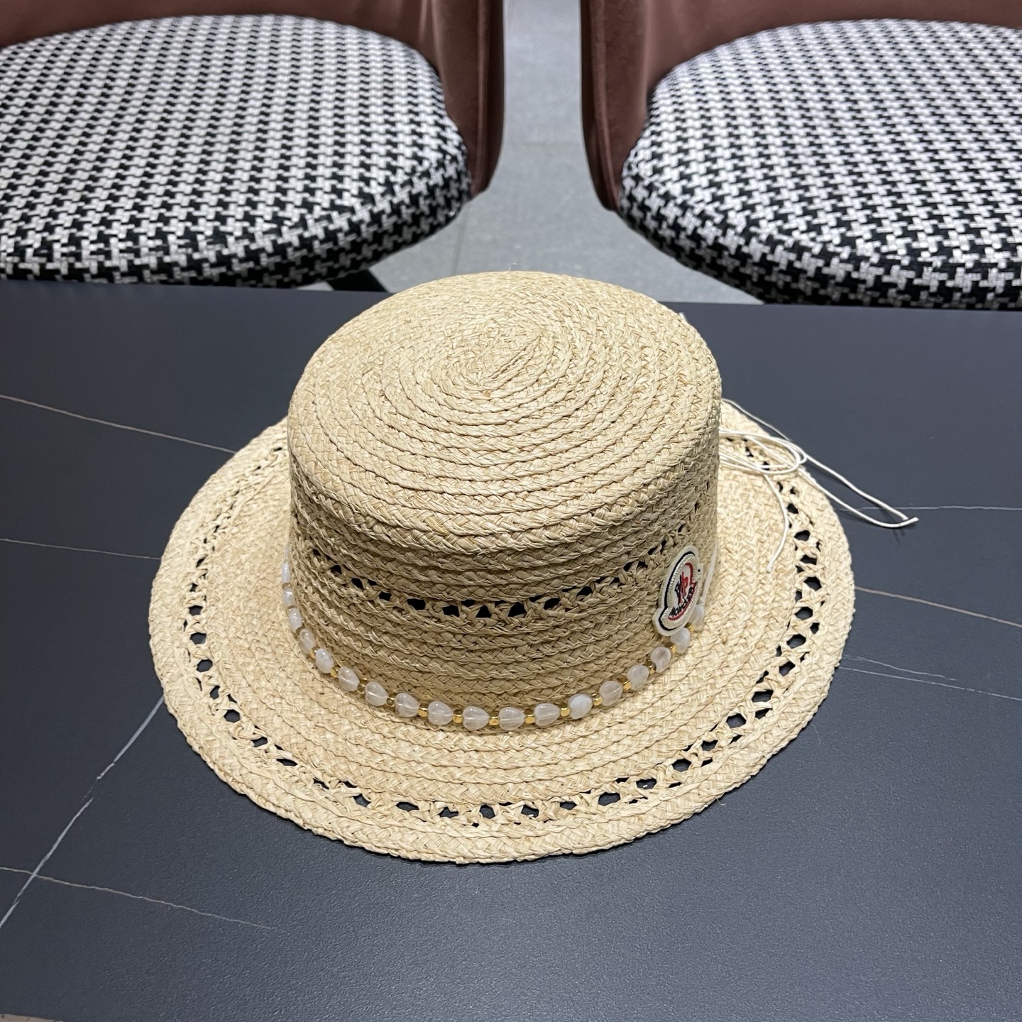 MONCLER（蒙口）镂空平顶拉菲草帽女夏季防晒遮阳帽优雅度假编织礼帽