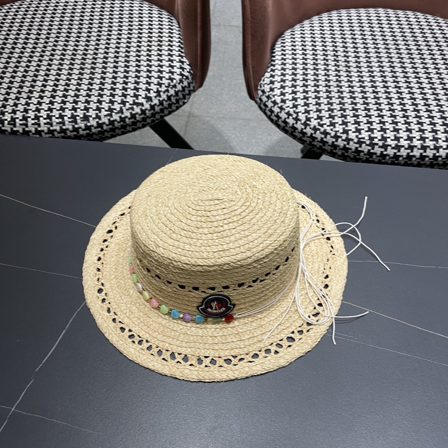 MONCLER（蒙口）镂空平顶拉菲草帽女夏季防晒遮阳帽优雅度假编织礼帽