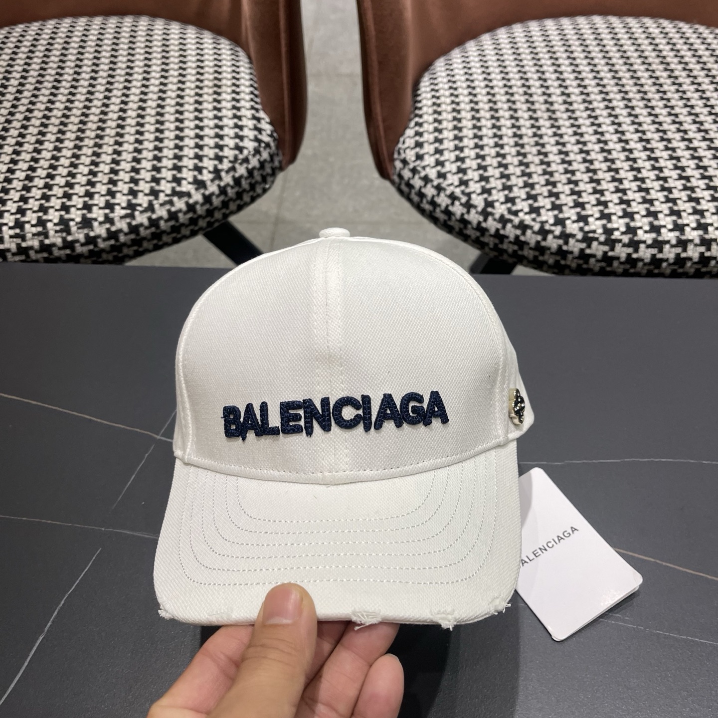 Balenciaga 新款巴黎世家 棒球帽我家对巴黎世家的工艺已经是炉火纯青了 必爆  BALENCIA
