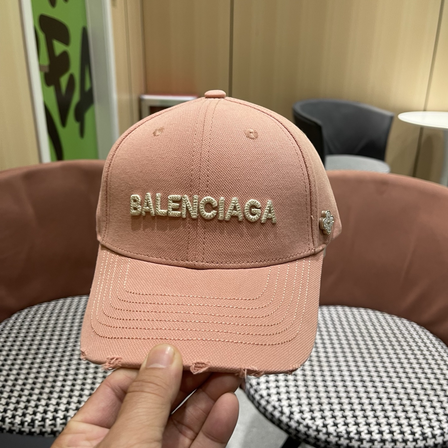 Balenciaga 新款巴黎世家 棒球帽我家对巴黎世家的工艺已经是炉火纯青了 必爆  BALENCIA