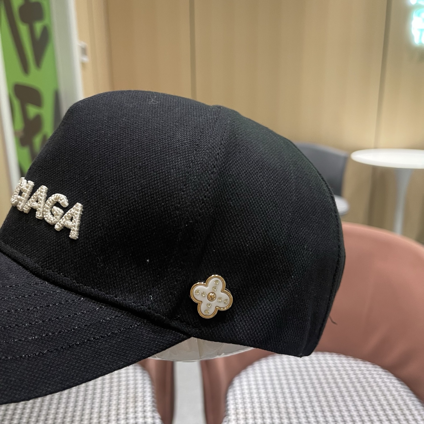 Balenciaga 新款巴黎世家 棒球帽我家对巴黎世家的工艺已经是炉火纯青了 必爆  BALENCIA