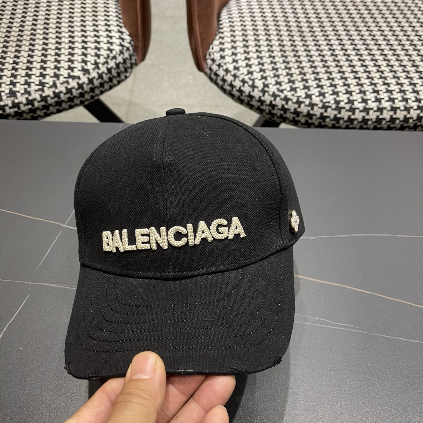 Balenciaga 新款巴黎世家 棒球帽我家对巴黎世家的工艺已经是炉火纯青了 必爆  BALENCIA