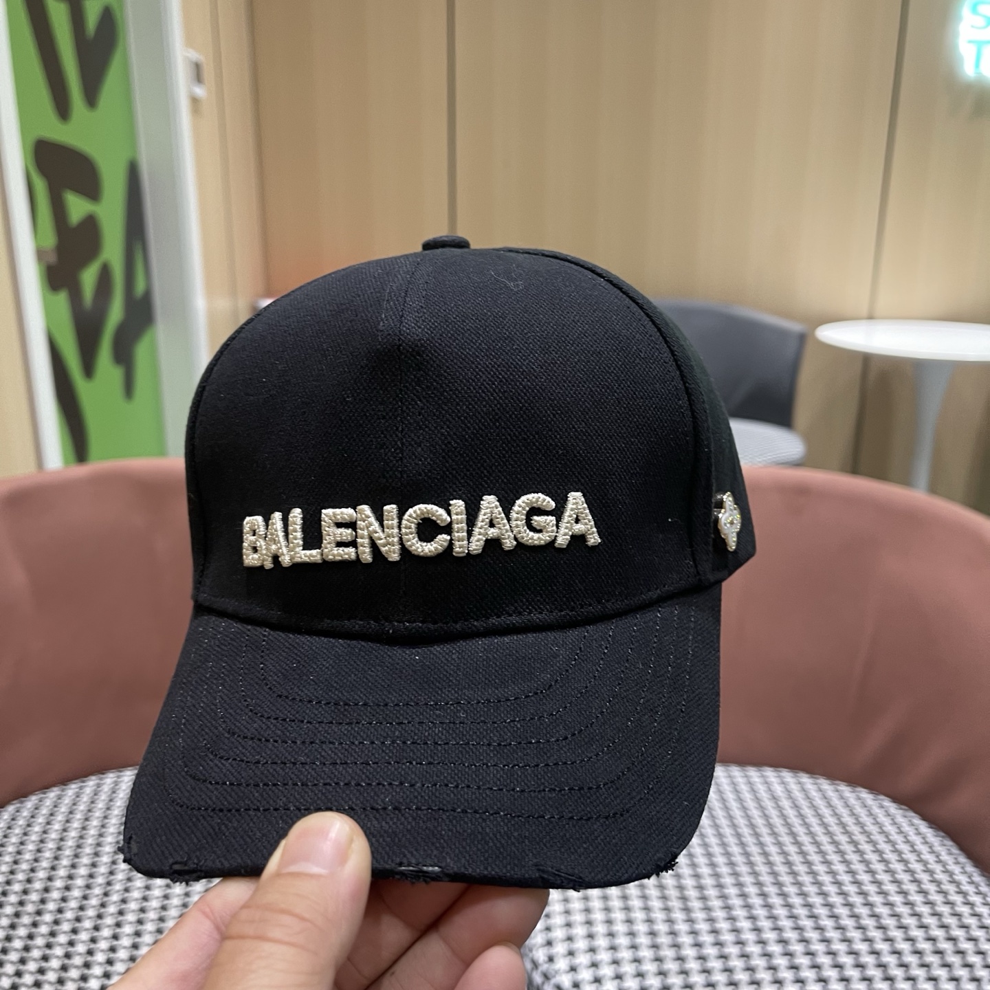 Balenciaga 新款巴黎世家 棒球帽我家对巴黎世家的工艺已经是炉火纯青了 必爆  BALENCIA