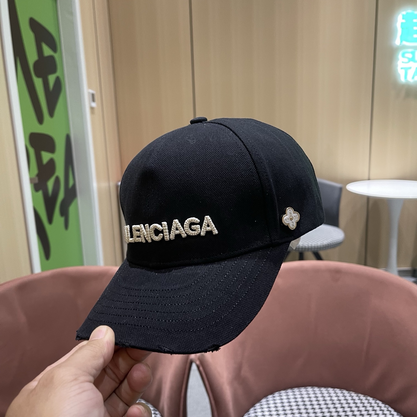 Balenciaga 新款巴黎世家 棒球帽我家对巴黎世家的工艺已经是炉火纯青了 必爆  BALENCIA