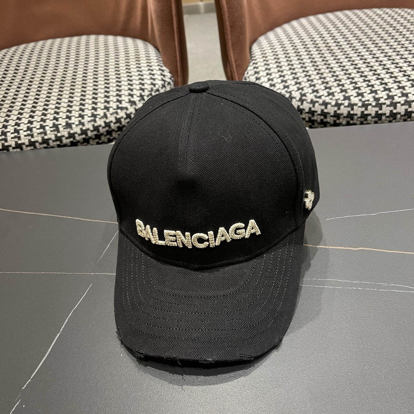 Balenciaga 新款巴黎世家 棒球帽我家对巴黎世家的工艺已经是炉火纯青了 必爆  BALENCIA
