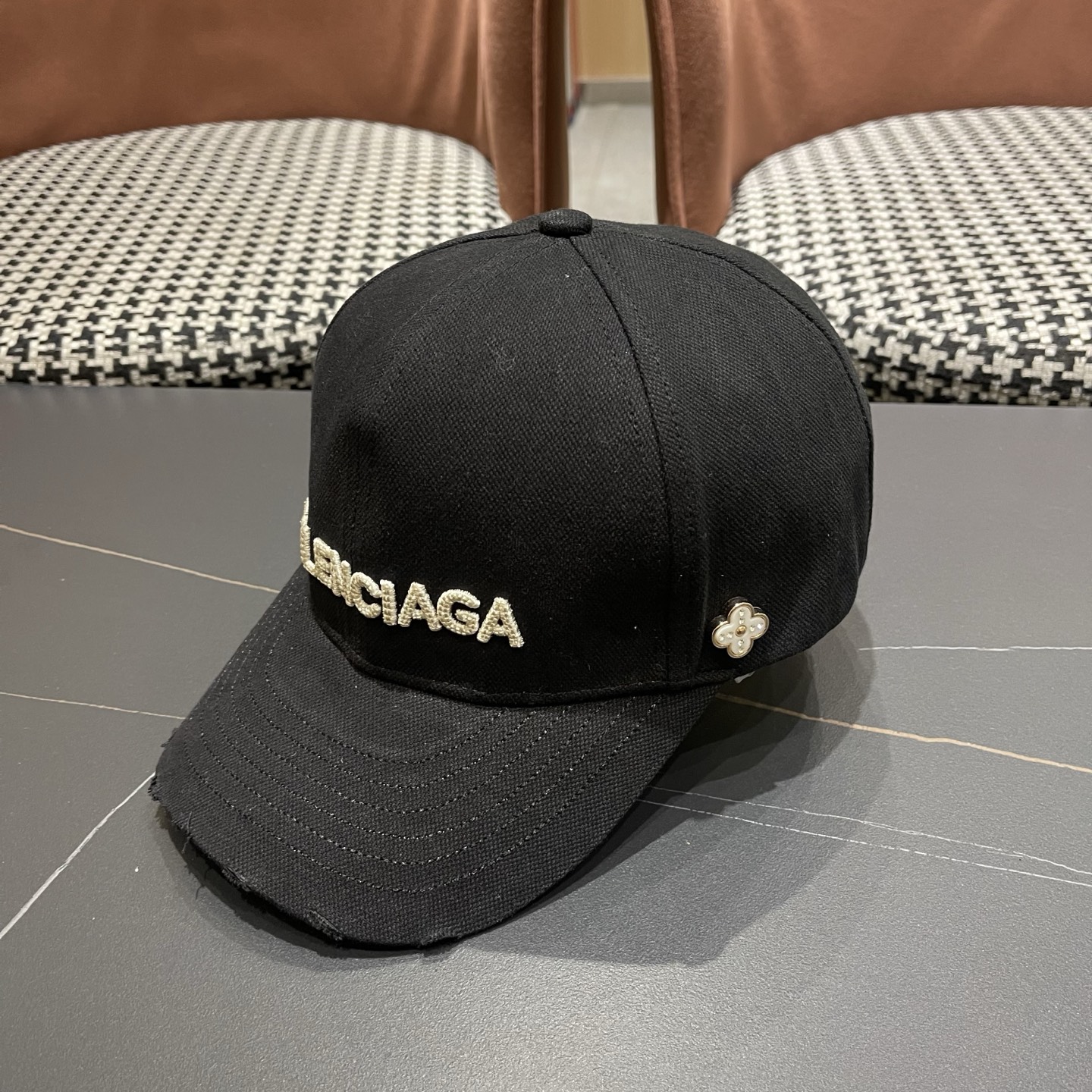 Balenciaga 新款巴黎世家 棒球帽我家对巴黎世家的工艺已经是炉火纯青了 必爆  BALENCIA