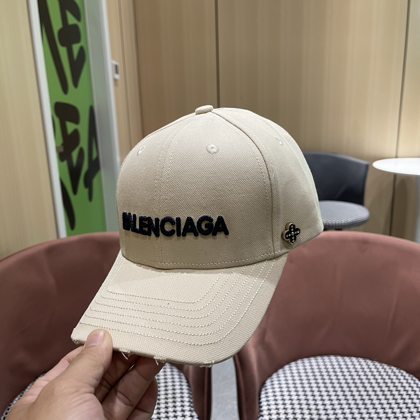 Balenciaga 新款巴黎世家 棒球帽我家对巴黎世家的工艺已经是炉火纯青了 必爆  BALENCIA
