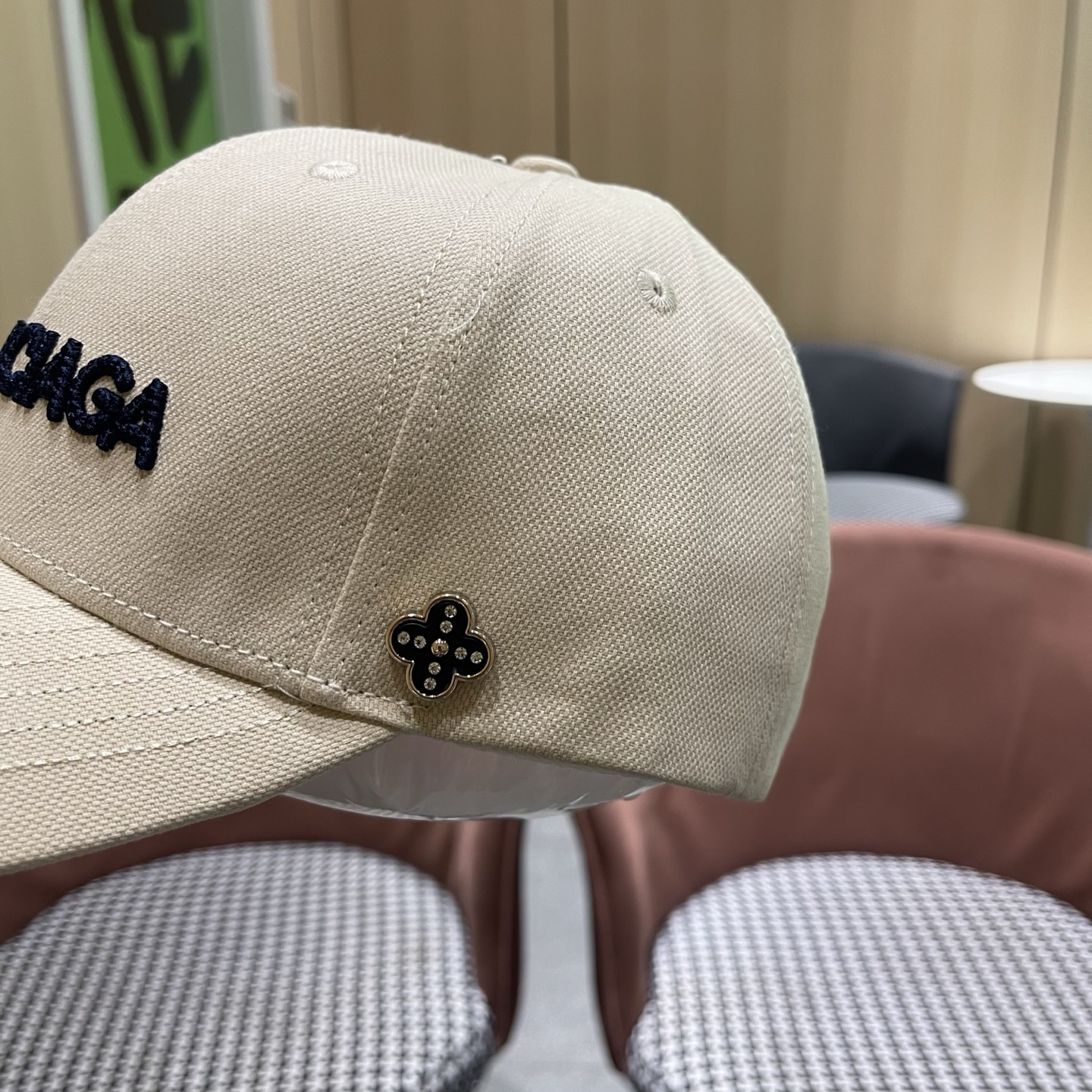 Balenciaga 新款巴黎世家 棒球帽我家对巴黎世家的工艺已经是炉火纯青了 必爆  BALENCIA