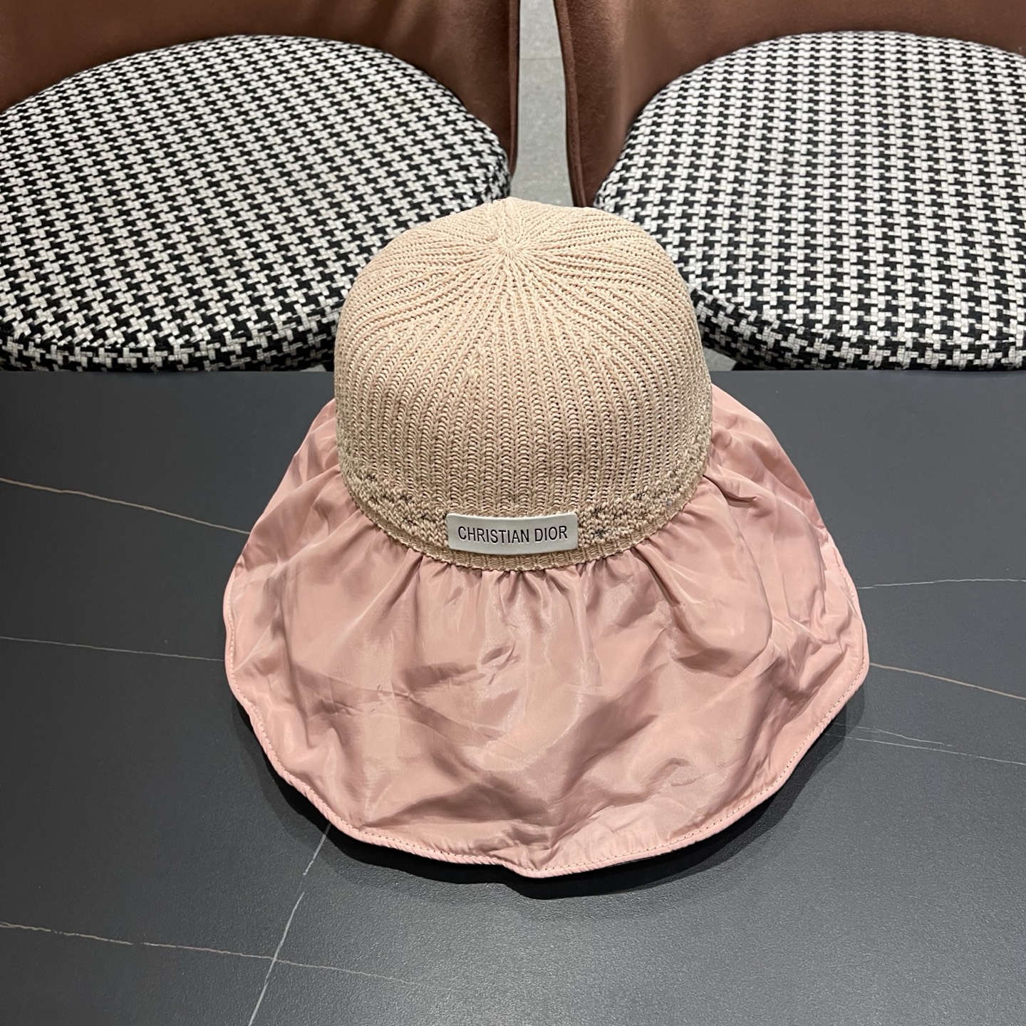 DIOR 迪奥 夏季黑胶蝴蝶结渔夫帽子女防紫外线大檐遮脸太阳帽