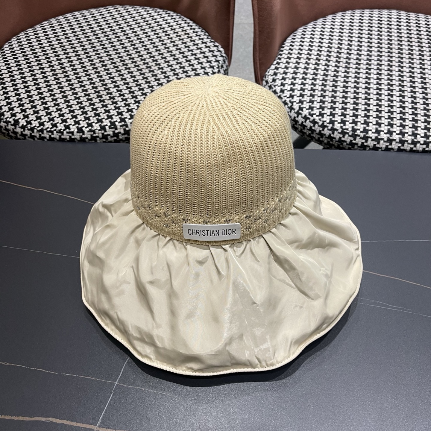 DIOR 迪奥 夏季黑胶蝴蝶结渔夫帽子女防紫外线大檐遮脸太阳帽