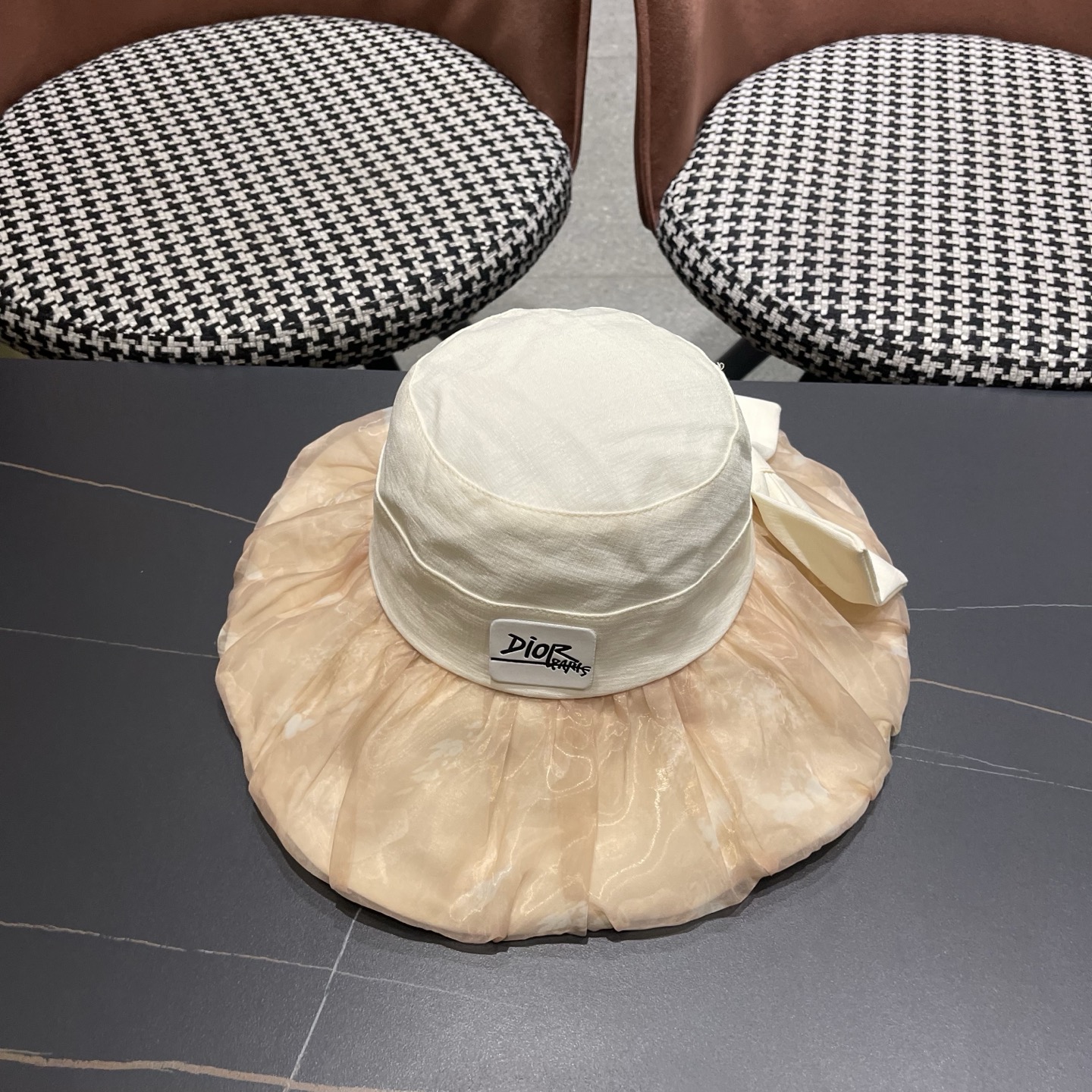 Dior迪奥 新款女士薄款洋气帽子夏季蝴蝶结渔夫帽薄 款出游遮阳帽防晒太阳帽