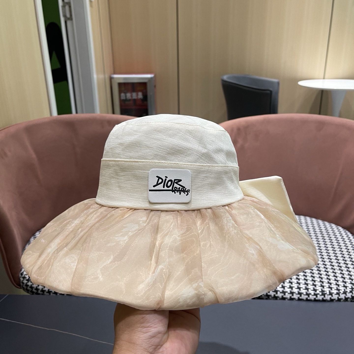 Dior迪奥 新款女士薄款洋气帽子夏季蝴蝶结渔夫帽薄 款出游遮阳帽防晒太阳帽