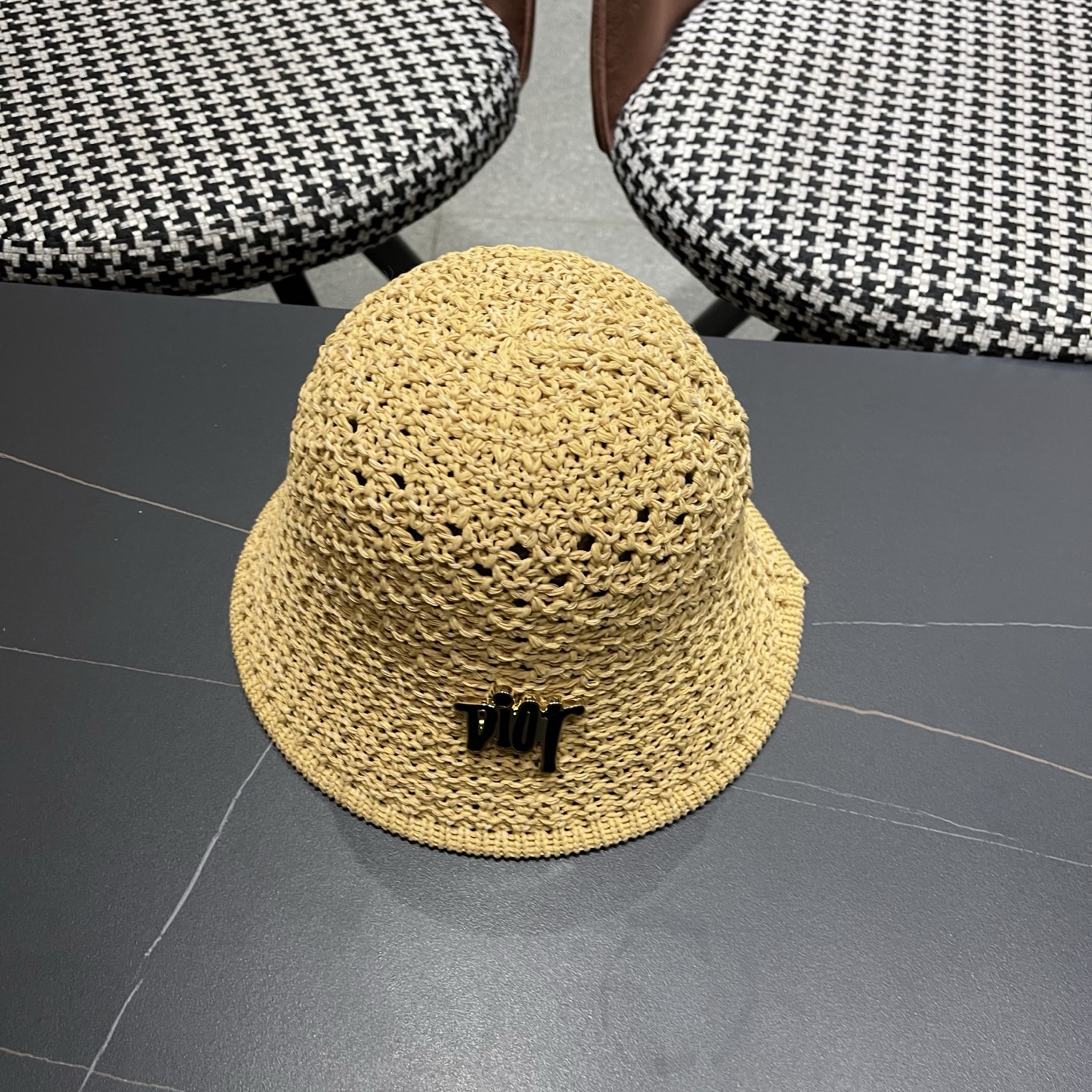 Dior迪奥 新款编织水桶草帽镂空透气遮阳防晒帽子女士韩版渔夫帽可折叠